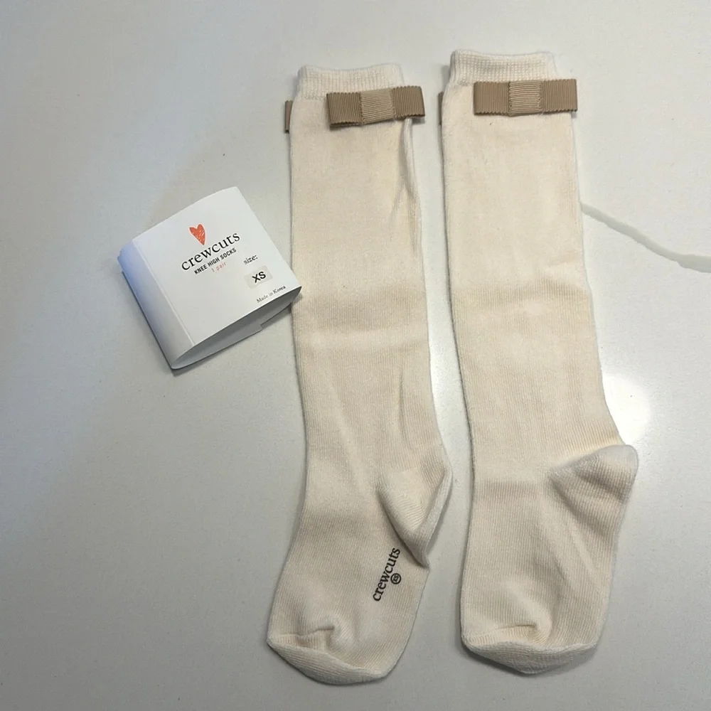 NWT J crew crewcuts girls knee high socks off-white beige with bows 🤍 size XS
